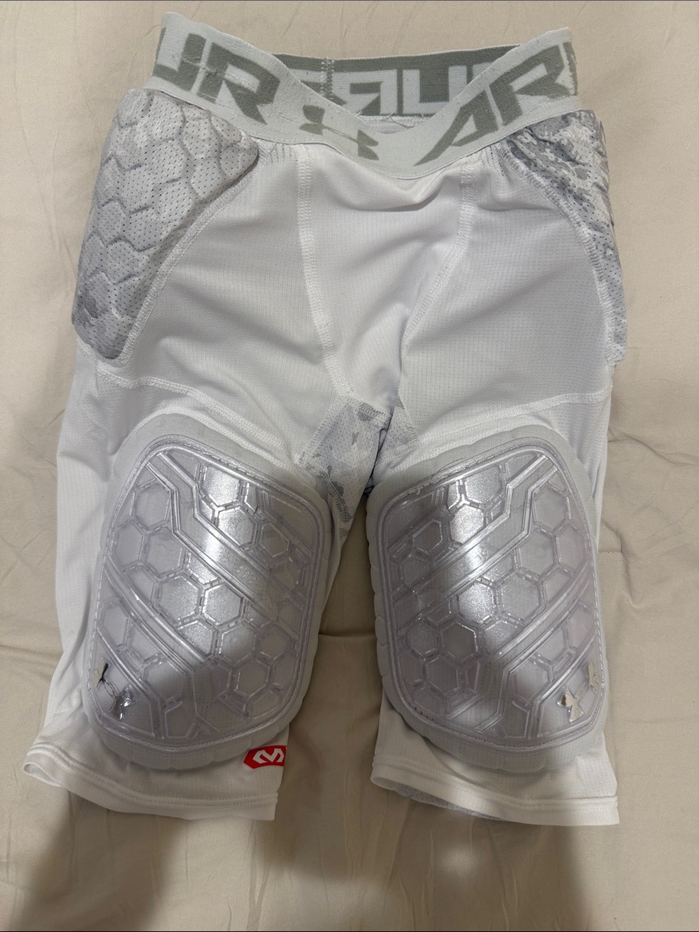 Under Armour Men’s Girdle White Compression Padded Shorts (Mens small)